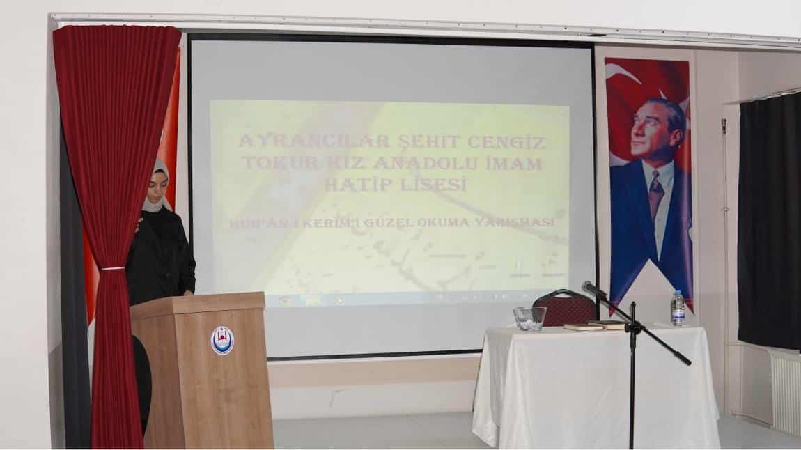 Okulumuzda İzmir geneli ortaokullar arası Kuran-ı Kerim' Güzel Okuma Yarışması yapıldı.